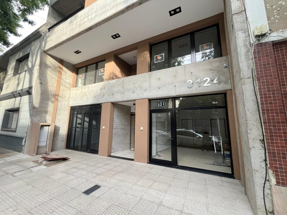 Moderno Local Comercial a La Venta - a Estrenar -