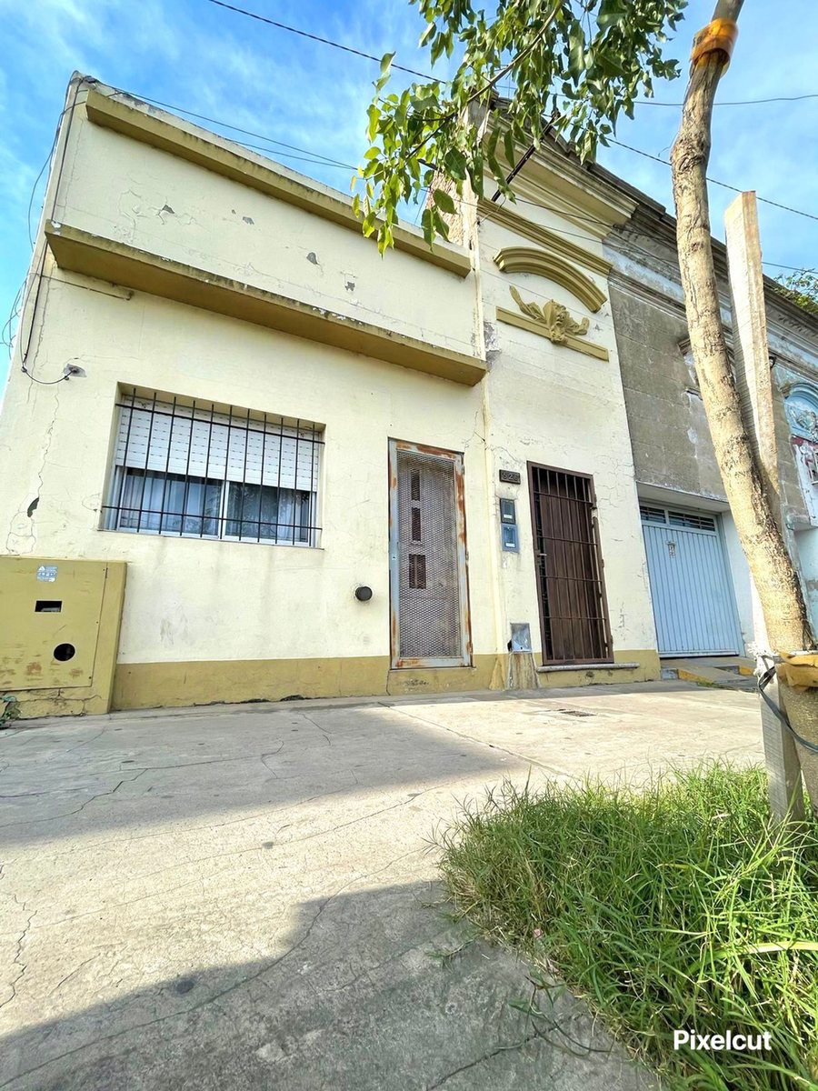 VENTA CASA  2 DORM. EN AVENIDA SAVIO