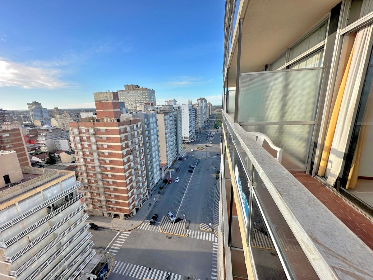 Venta departamento monoambiente c balcón, Miramar