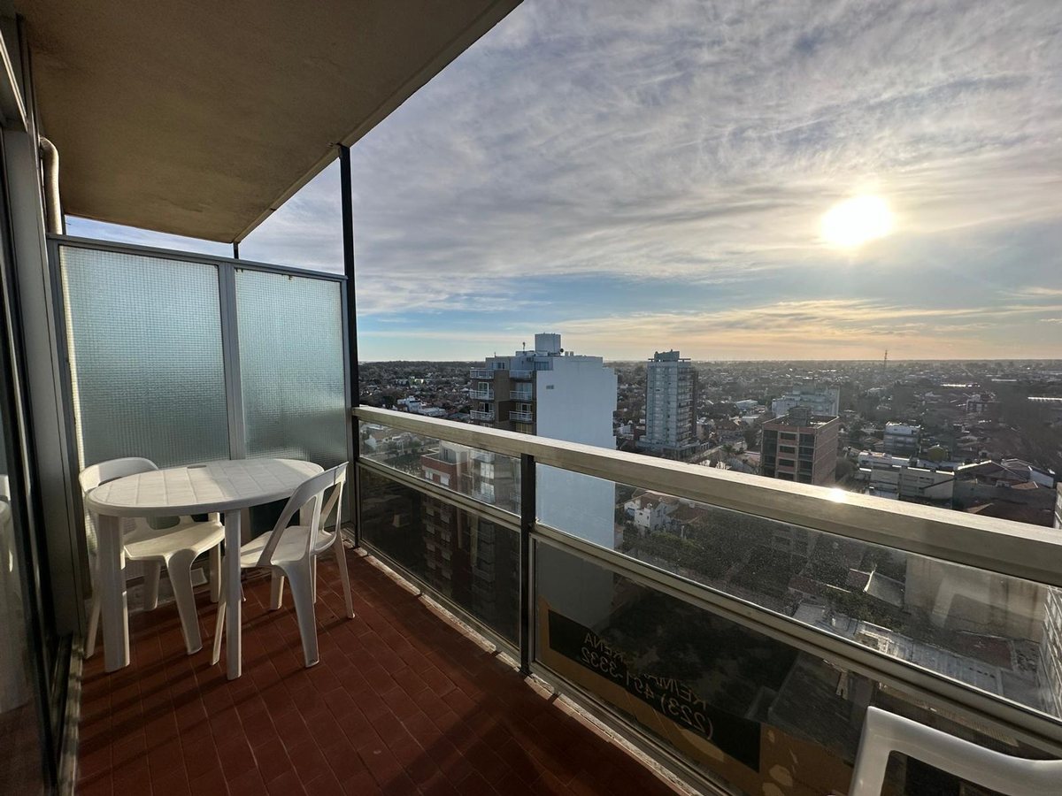 Venta departamento monoambiente c balcón, Miramar