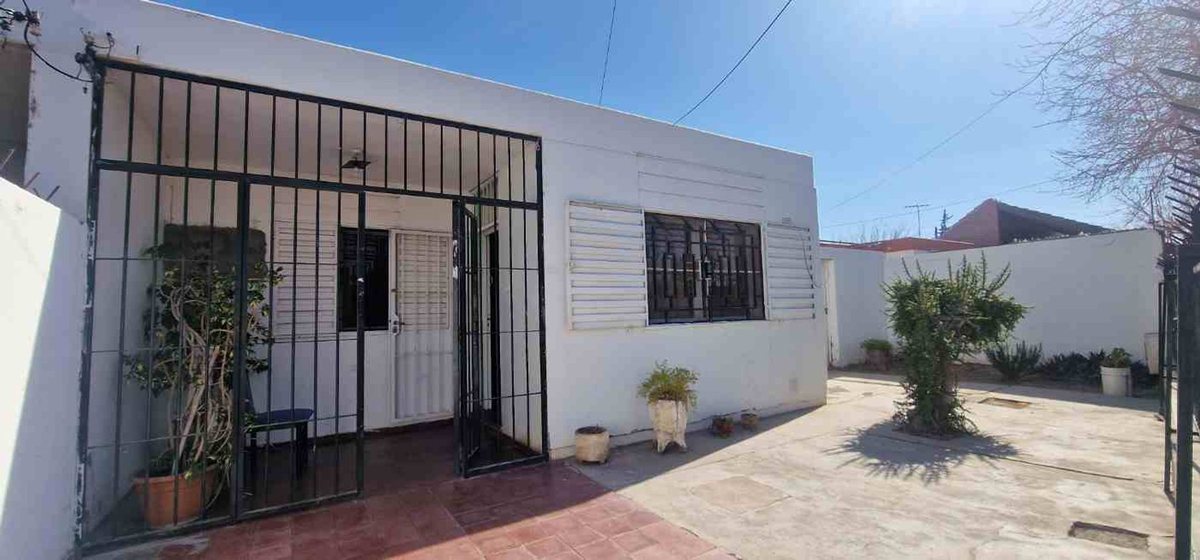 VENTA CASA 3 DORMITORIOS BARRIO SARMIENTO CHIMBAS