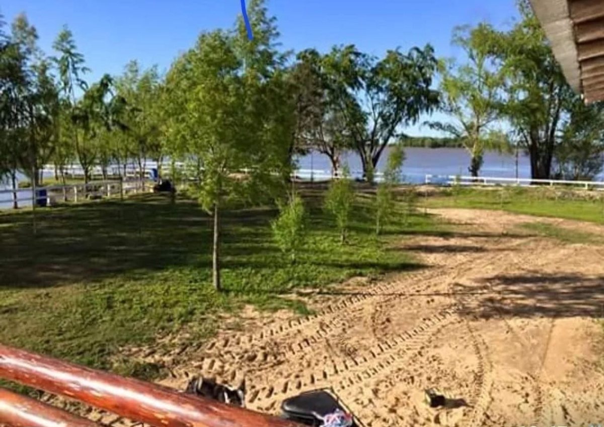 Terreno de 1 hectárea en Barrio Náutico Talavera