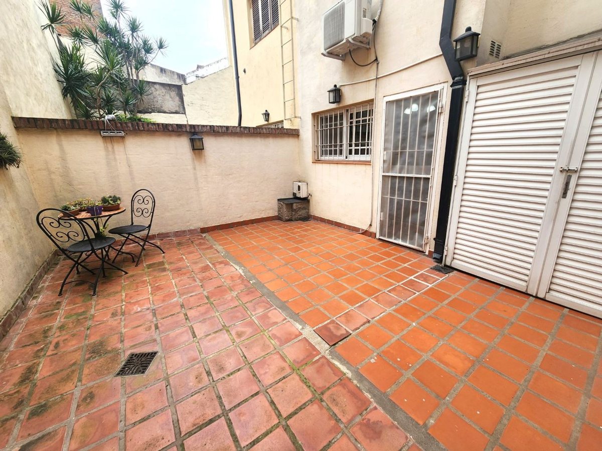 VENTA PH TRIPLEX 4 AMBIENTES CASEROS PATIO COCHERA