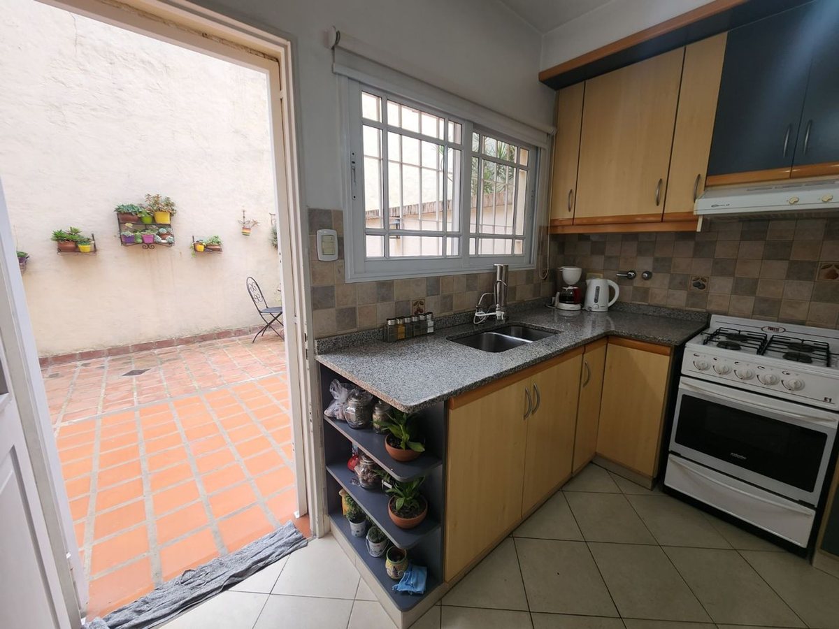 VENTA PH TRIPLEX 4 AMBIENTES CASEROS PATIO COCHERA