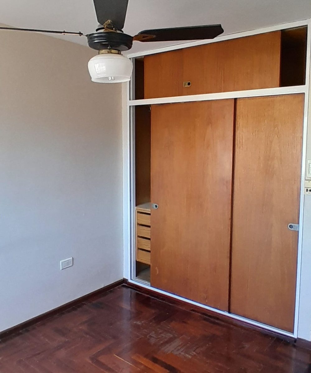 VENTA DPTO CENTRICO 2 PISO ESC. EN SAN NICOLAS