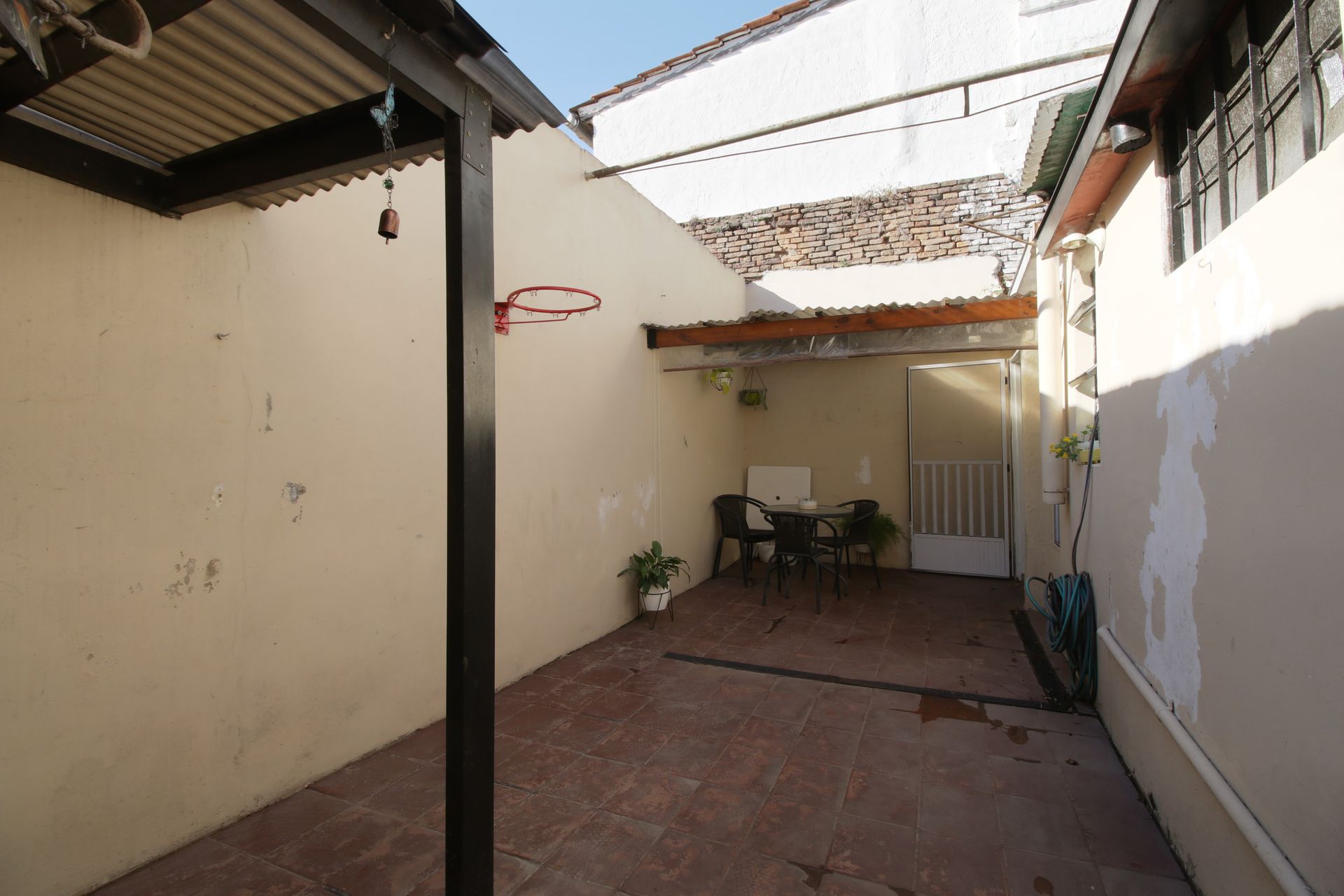 VENTA CASA 4 AMB PATIO PARRILLA CASEROS CENTRO