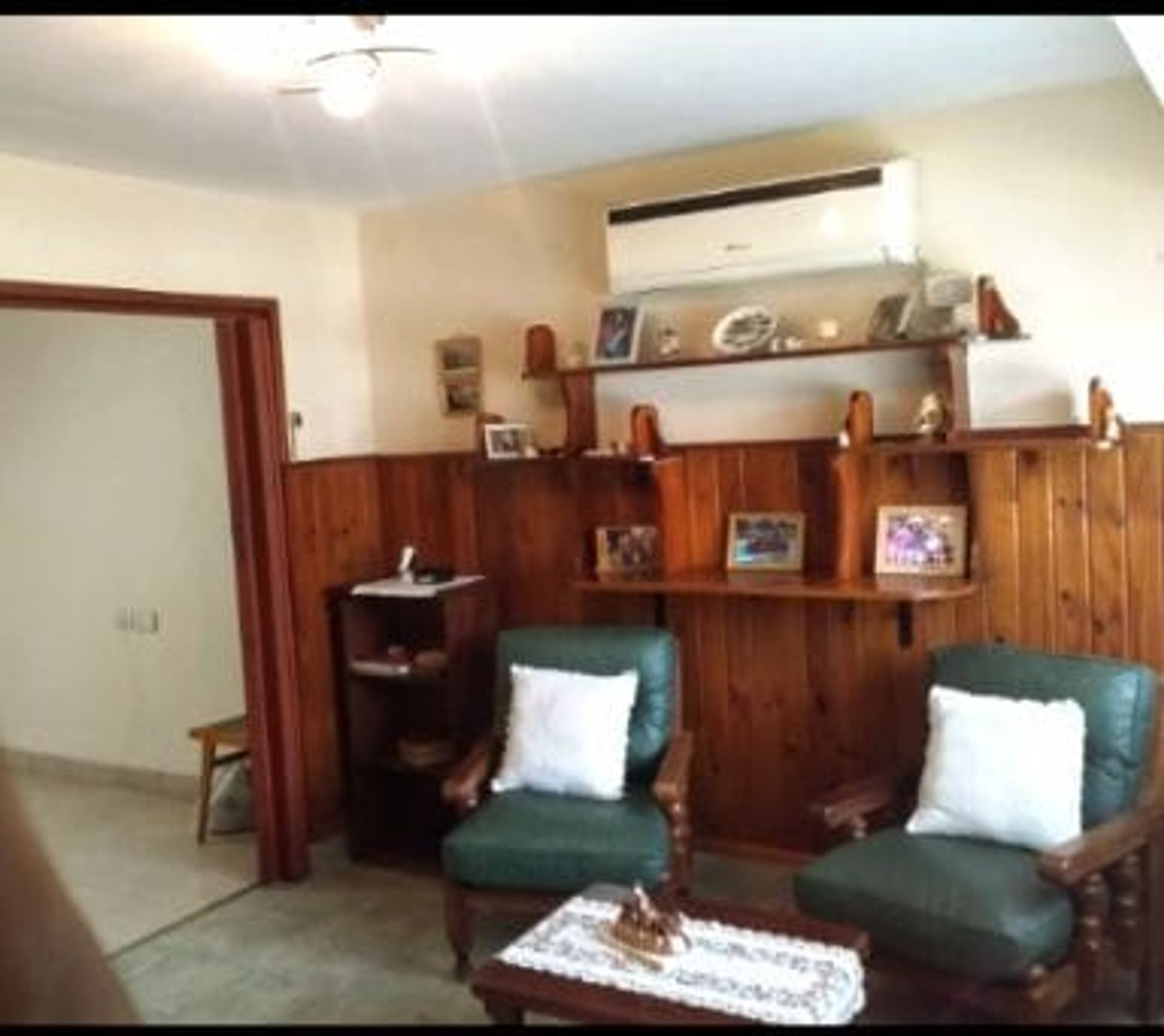 Casa 3 ambientes + Depto 2 amb en VENTA EN BURZACO