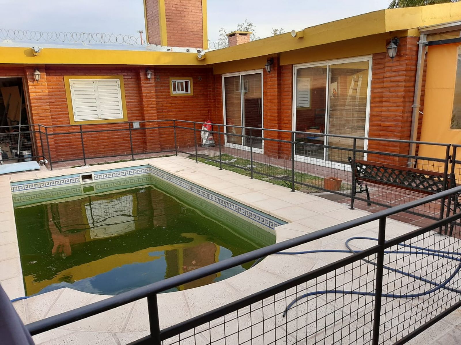 VENDO CASA DE 3 DORMITORIOS C/ PILETA