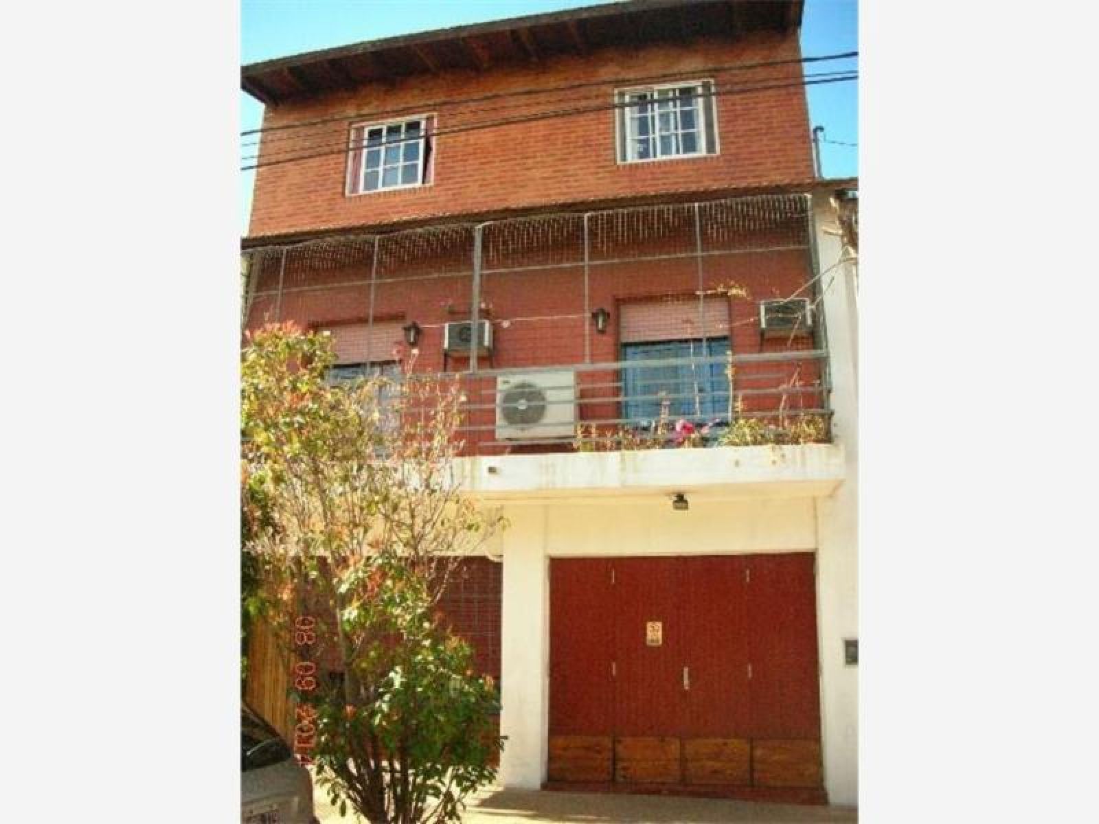 DUPLEX a tres cuadras de la estacion moron