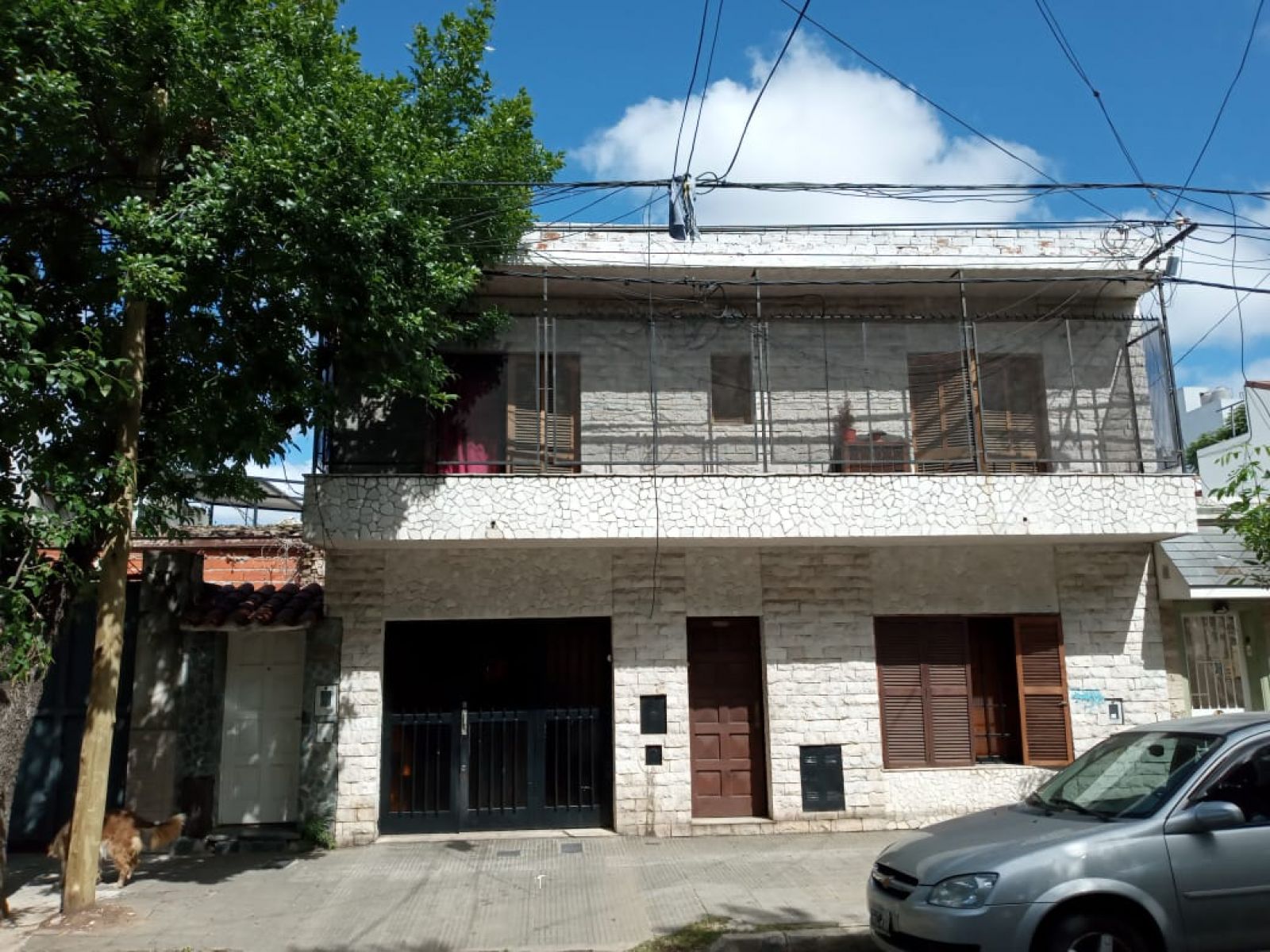 VENDO CASA DE DOS PLANTAS- José Ingenieros al 1200 Barrio Arroyito