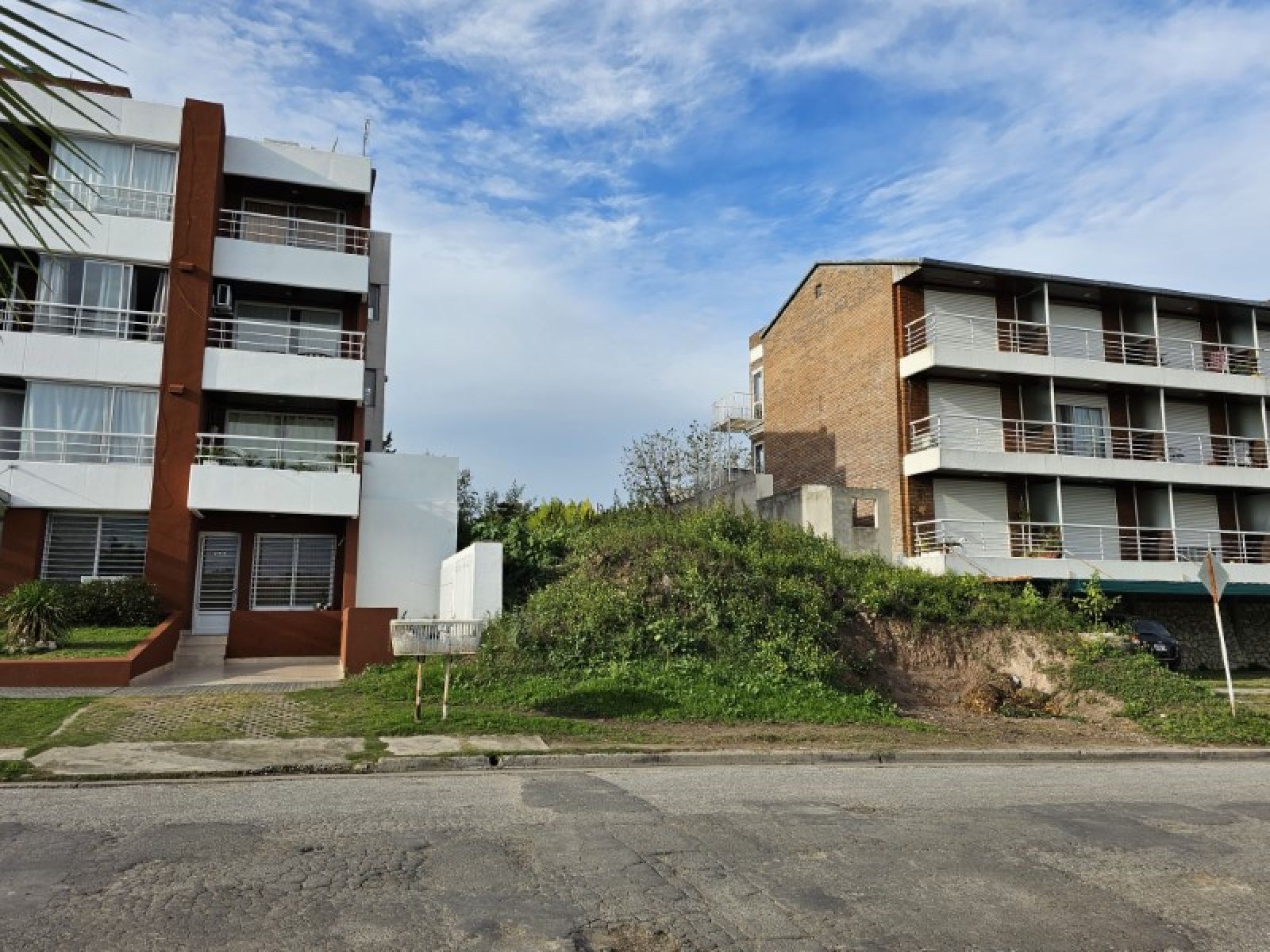 Terreno de 10x47 - ubicacion excepcional y vista al rio, ideal proyecto.