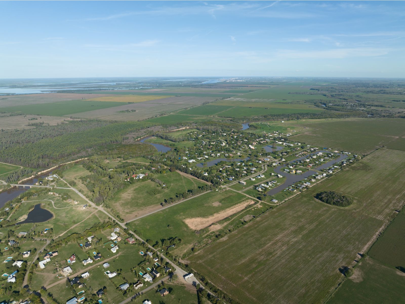 Lotes al río en Pueblo Carcaraes, escritura inmediata y financiación