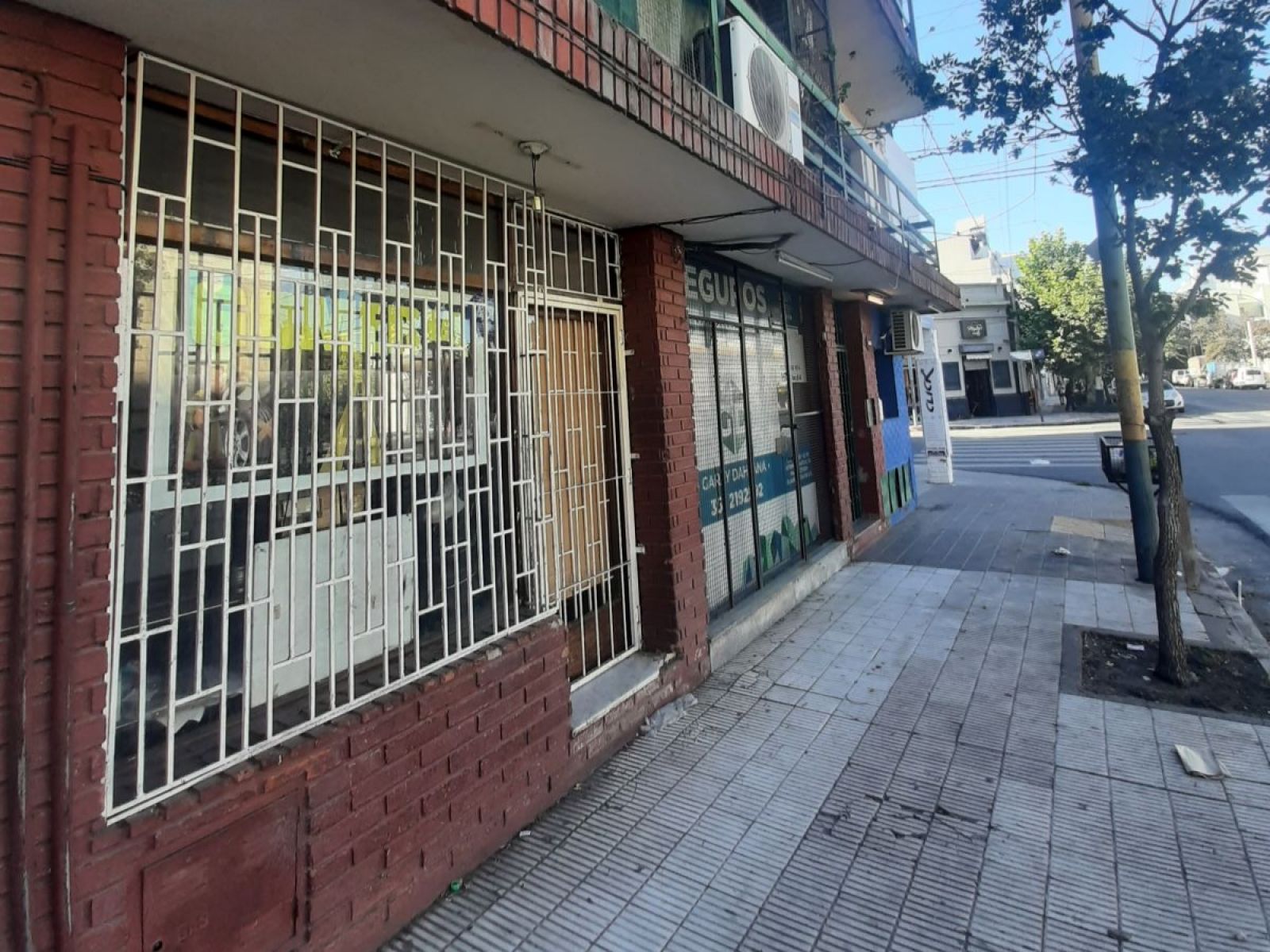 Venta complejo 3 deptos y 4 locales B° Alta Cordoba R Peña 1606