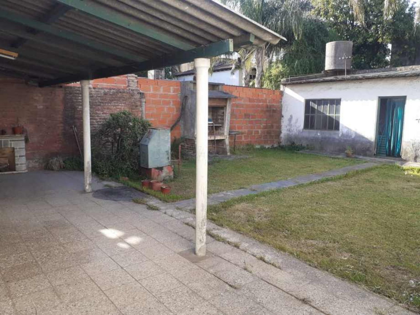 Venta de Casa de 2 ambiente con Amplio Fondo