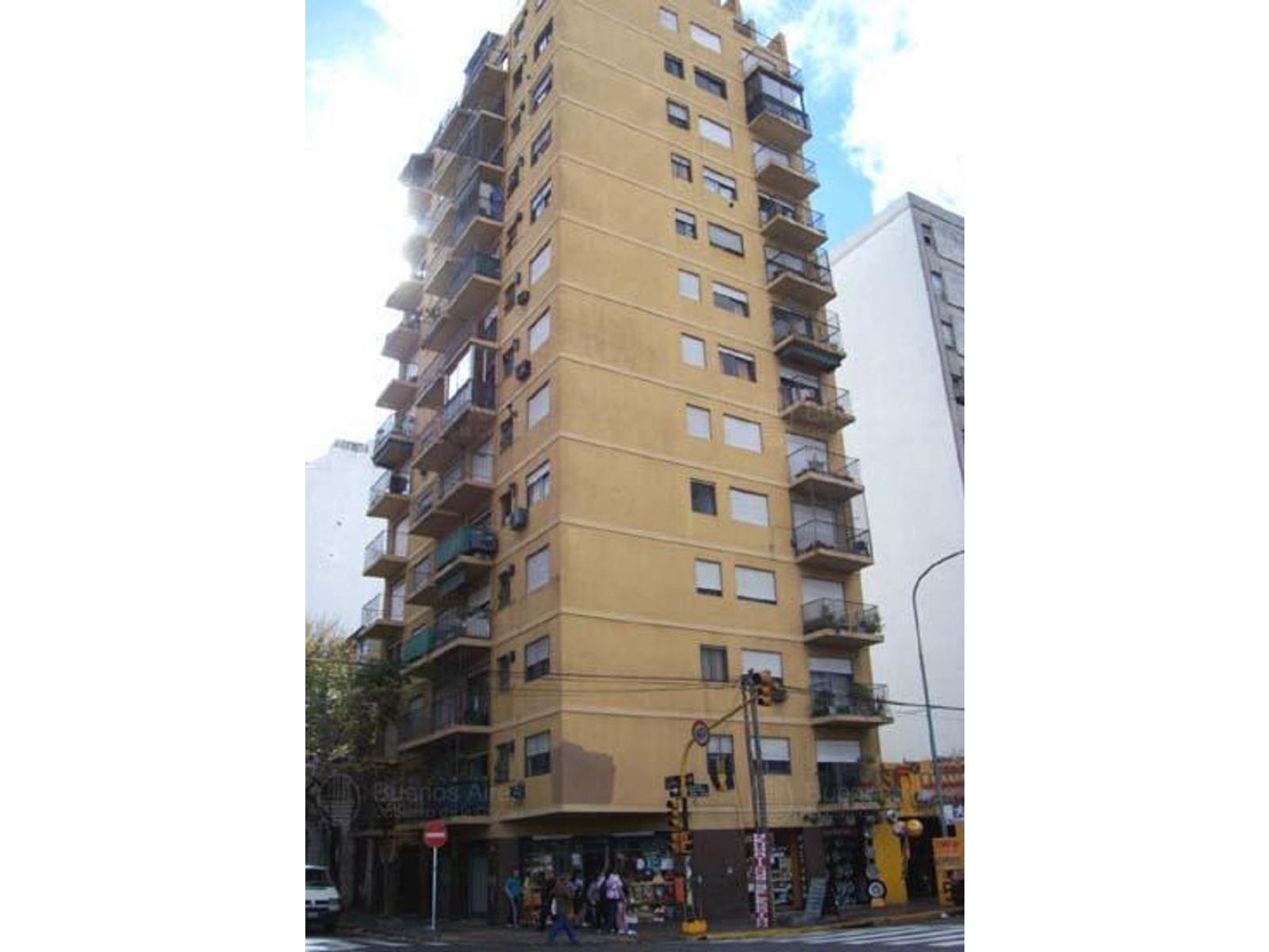 CONSTITUCION 2 AMB EXCELENTE ESTADO Y UBICACION, BALCON, BUENAS ARTERIAS ACCESO, OPORTUNIDAD