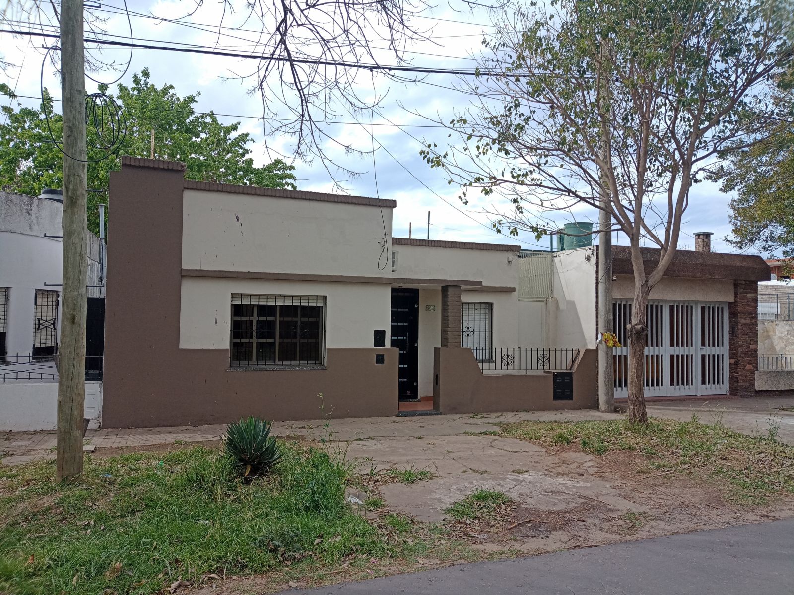 VENTA CASA 2 DORMITORIOS CON JARDIN -APTO CREDITO