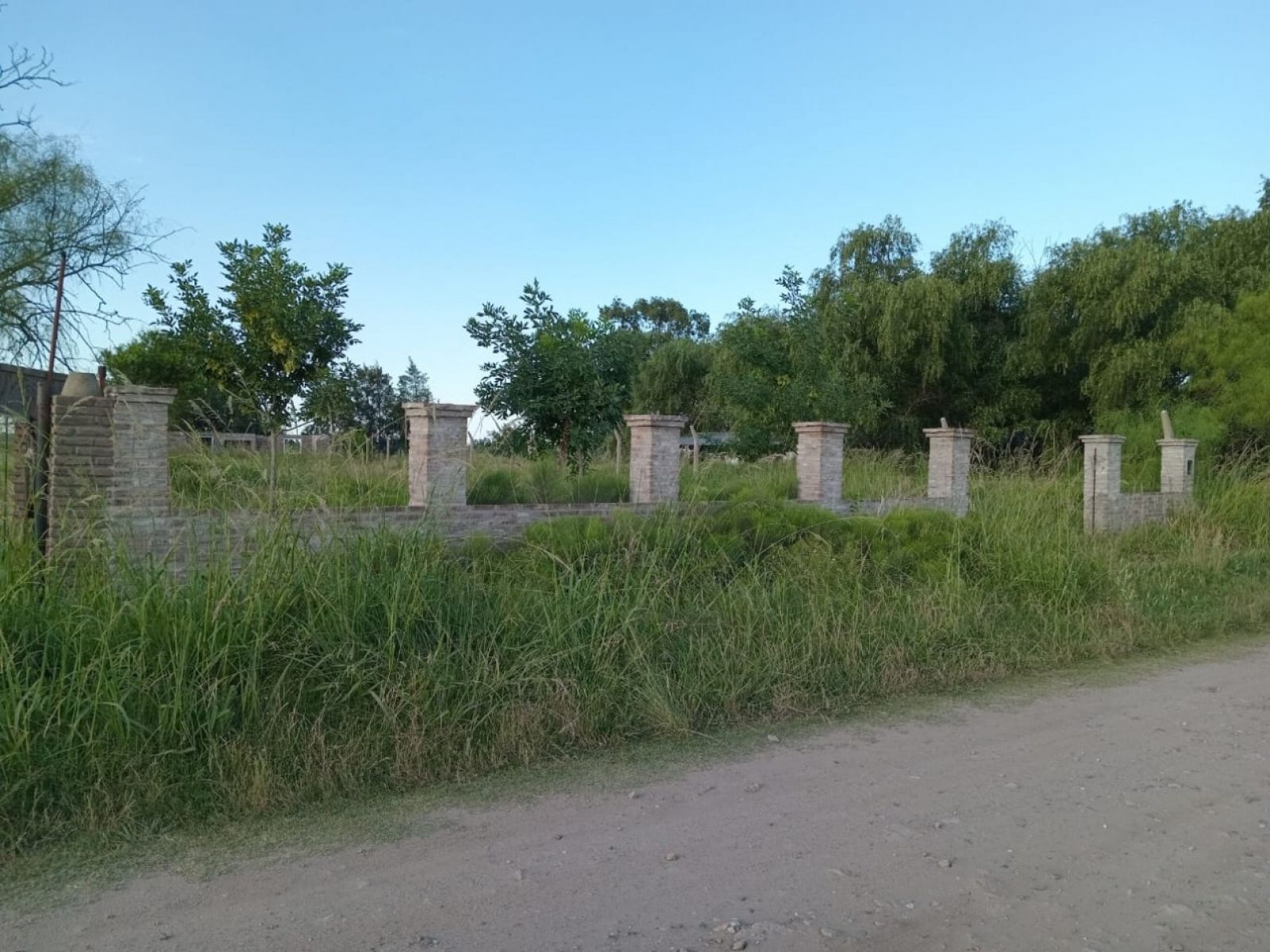 Terreno de 1100 m2 Barrio Los Pinos Álvarez