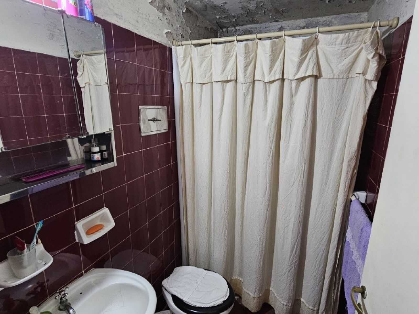 Departamento de dos dormitorios, piso 2. Barrio 95 viviendas