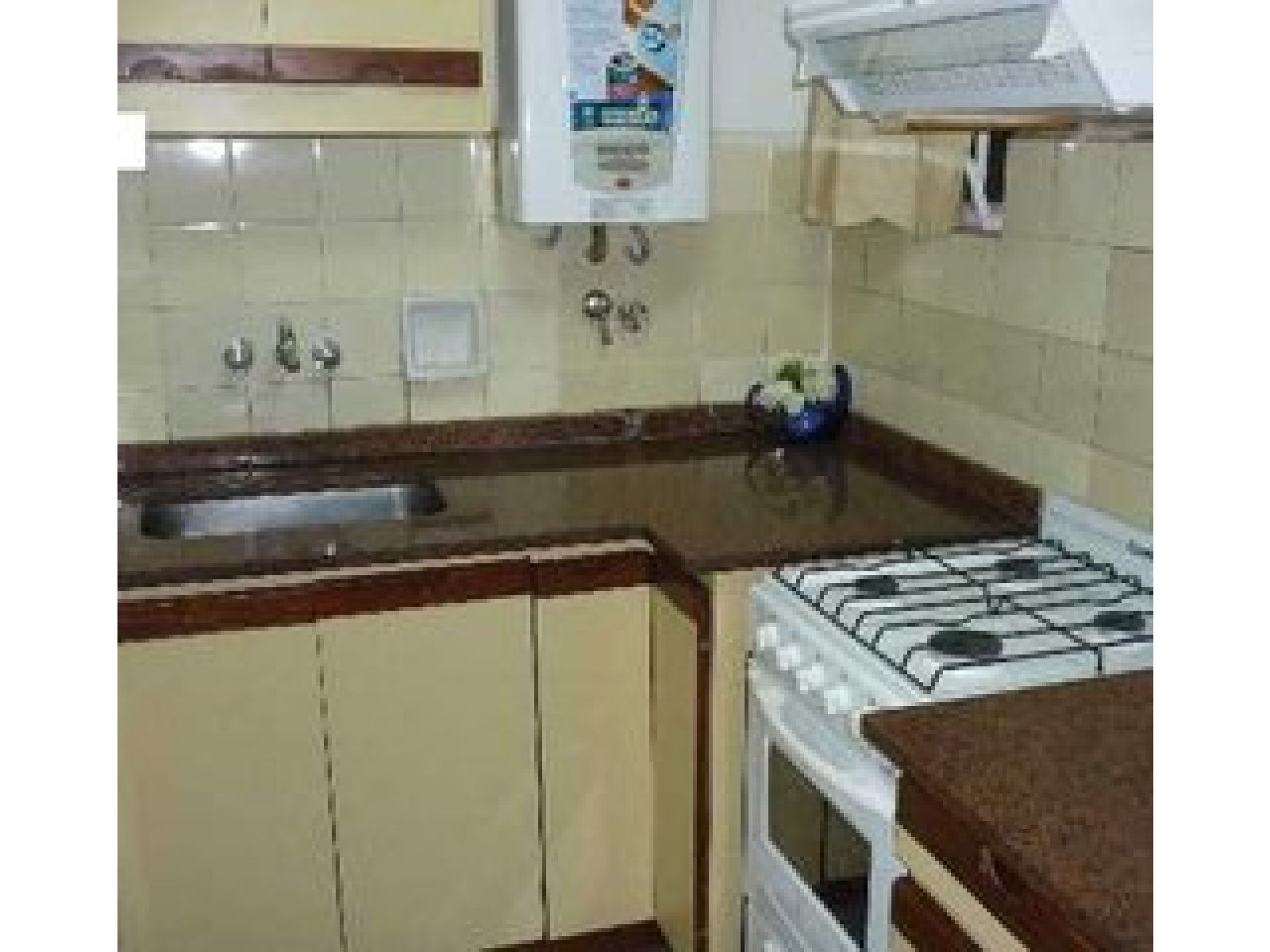 Las Cañitas, Arce 300, 2 amb, 40m2, $ 450,000 + servicios.