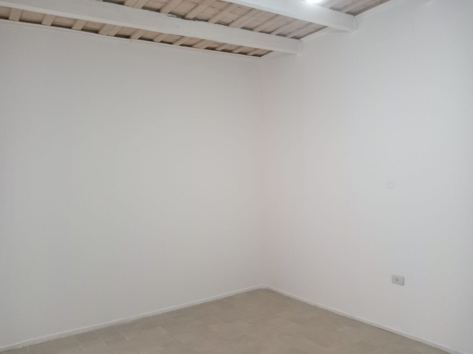 VENDO en PEREZ Casa de 2 Dormitorios (Permuta parcial por terreno)