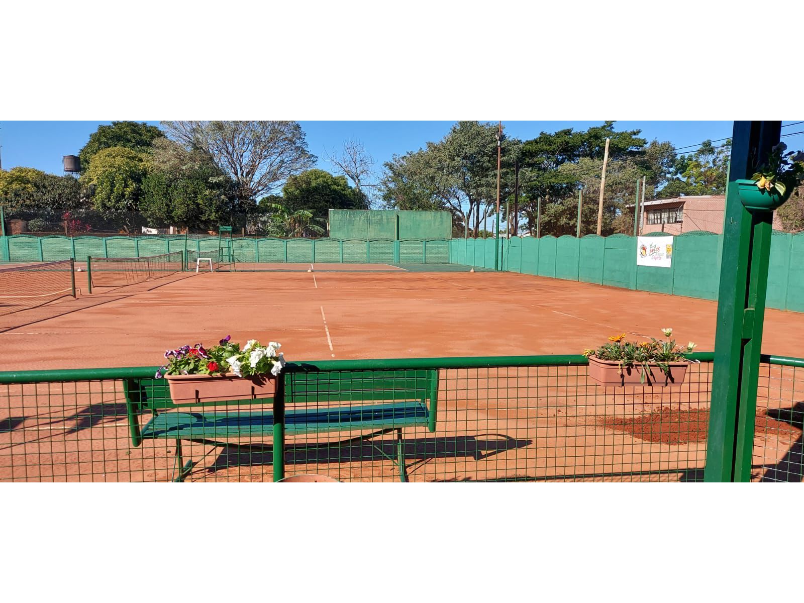 Vendo o permuto Club privado con canchas de tenis ideal para proyecto de inversion