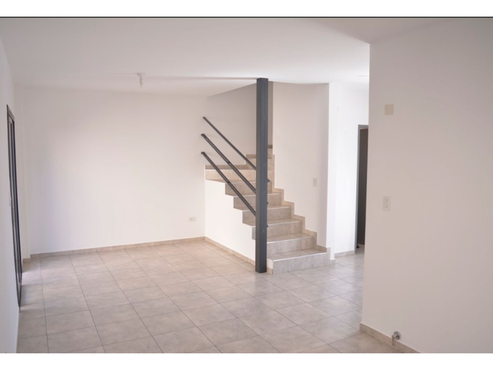 Vendo duplex en Lomas del Chateau 3 dormitorios