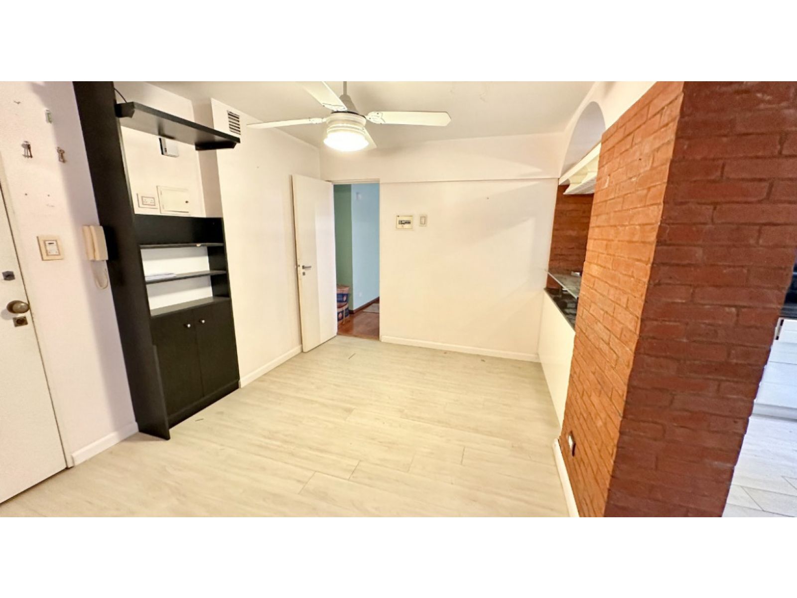 VENTA!!! Departamento 4 amb. con chimenea en Belgrano R, CABA.