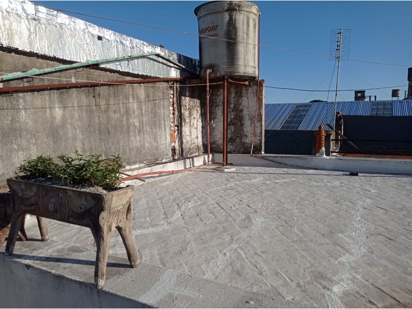 Venta Casa Rosario Dos Dormitorios Con Cochera y Terraza