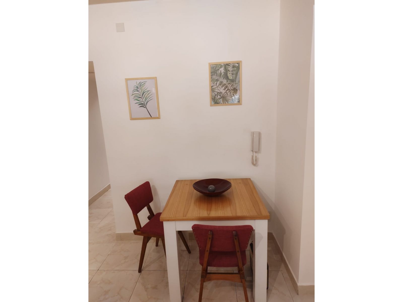 San Nicolas, Esmeralda 400, 1  amb y medio, 36m2, 400 dolares + LUZ