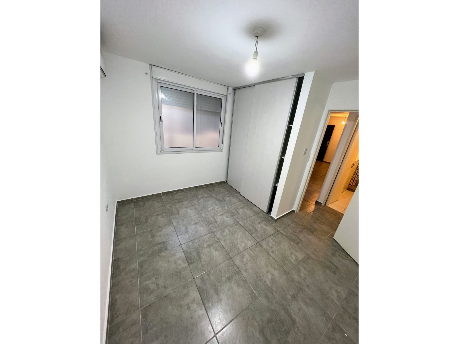 VENTA. OPORTUNIDAD EN NUEVA CORDOBA. DEPTO 1  DORM MODERNO Y DESOCUPADO. FRENTE A CIUDAD UNIVERSITARIA!