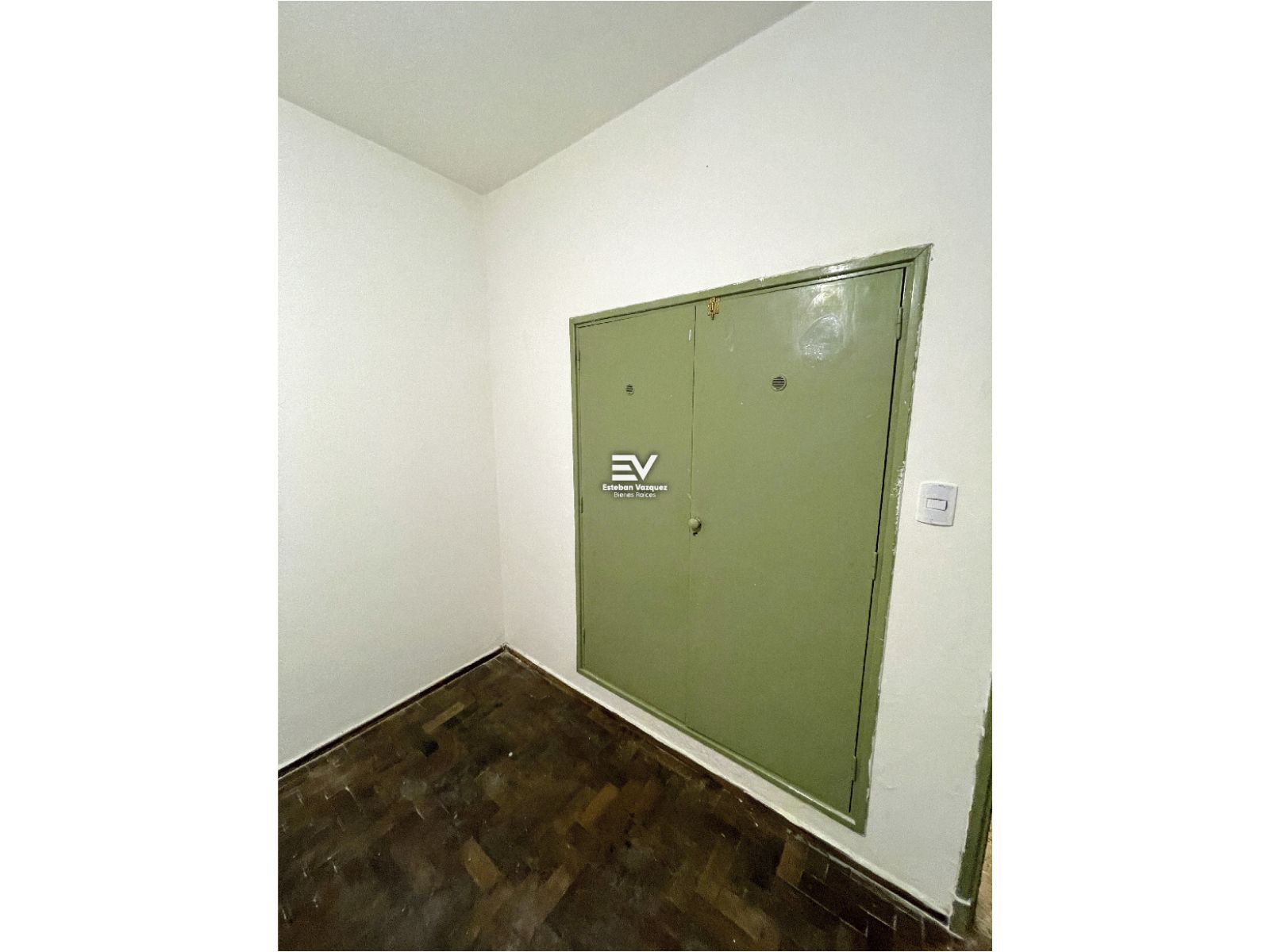 VENTA. COFICO. IDEAL INVERSOR! AMPLIO DEPTO 2 DORM + DEP DE SERV! NO PAGA EXPENSAS!!!