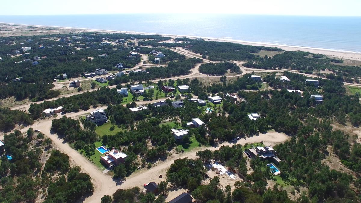 Casa en AlquilerTemporario en Costa Esmeralda. Pileta