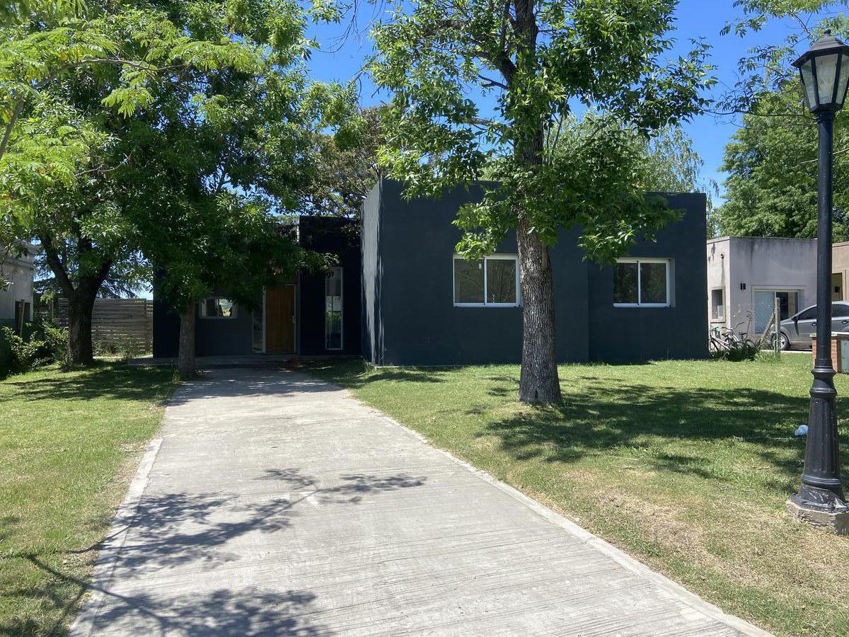 Ricordi Negocios Inmobiliarios, Casa en Santa Alfonso, Pilar del este.