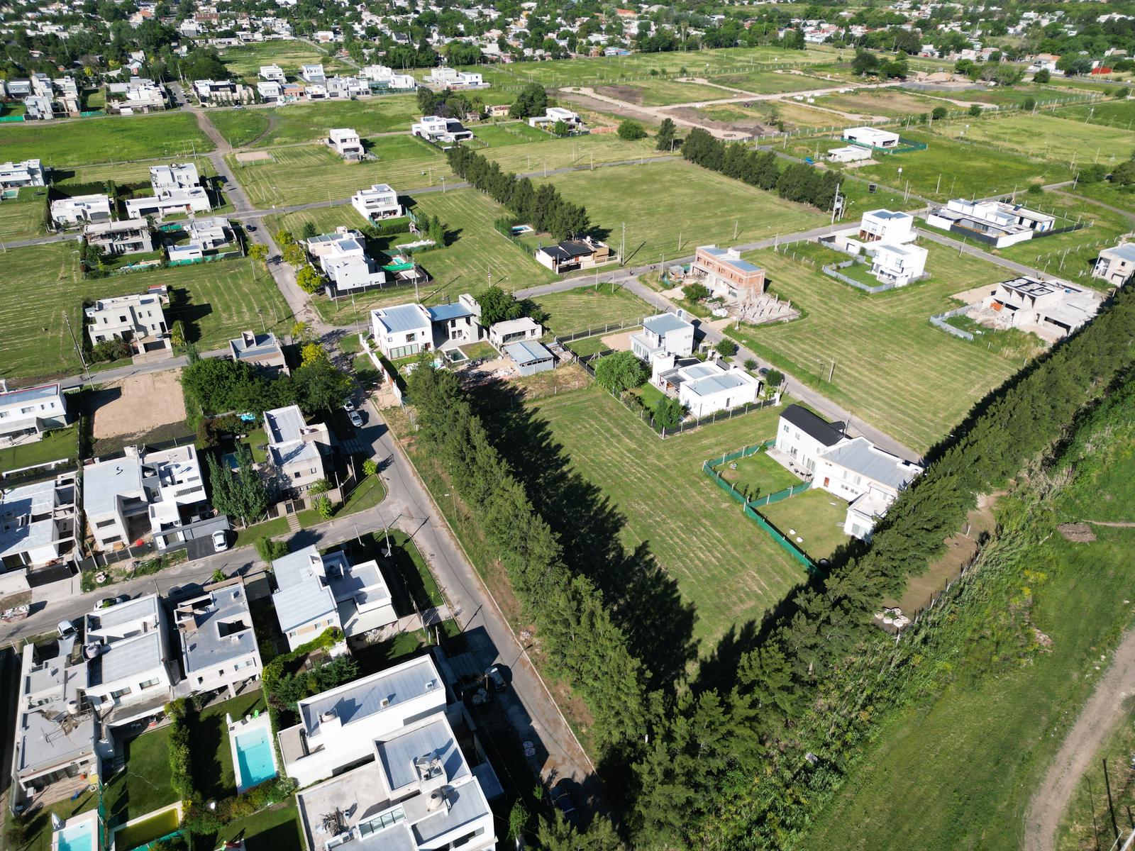 Lote 11,30 x 27,50 BARRIO DON CARLOS I  ESCRITURA  139 507 y 508 José Hernández LP