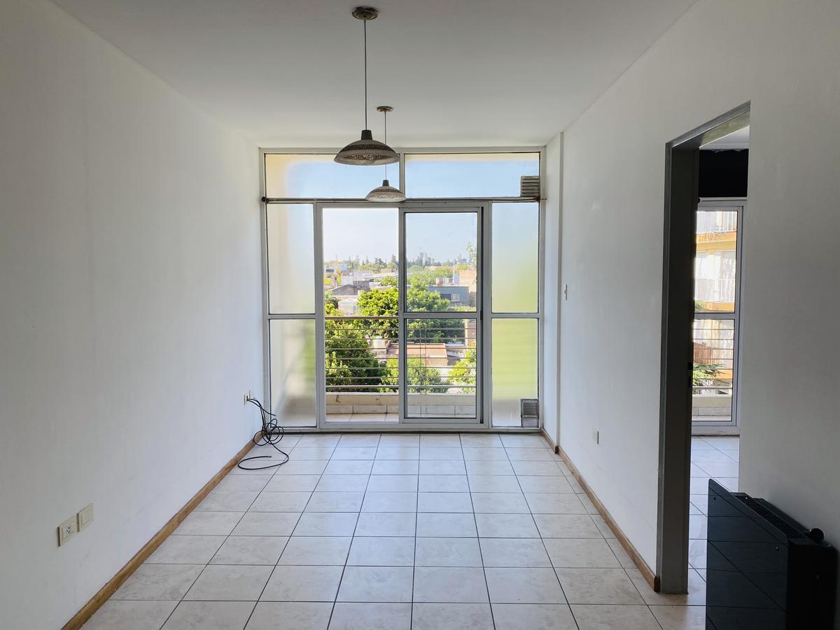 Departamento en Venta de Un Dormitorio con Balcon Contrafrente Zona Universitaria