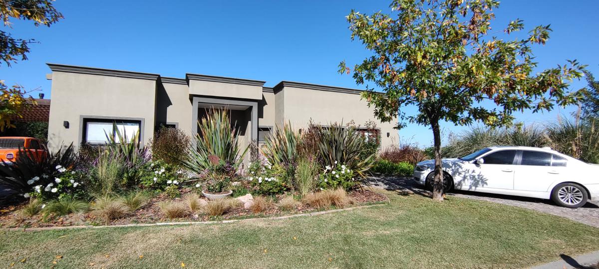 Casa en venta  El Canton - Puerto al Lago