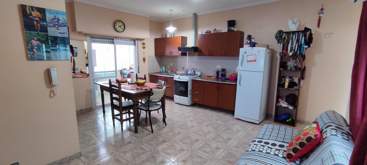 Departamento en venta de 2 dormitorio y patio   - La Plata