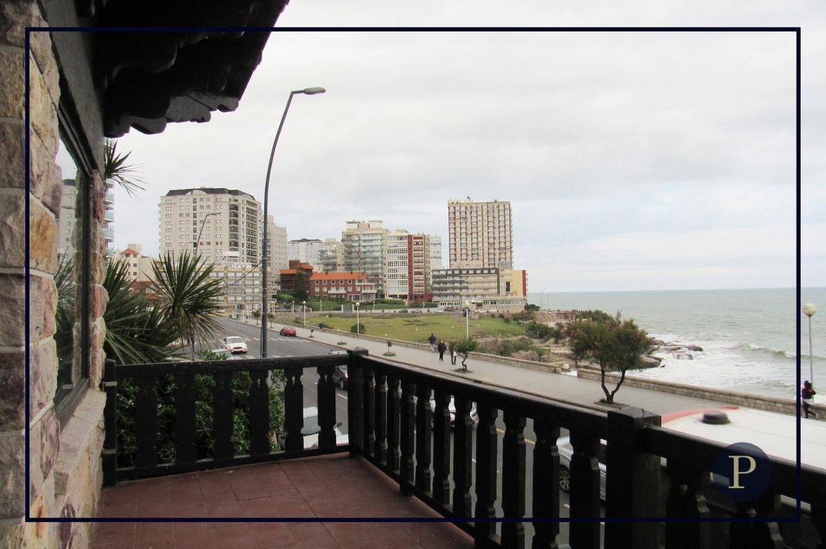 Venta Importante Residencia Frente al mar. Zona Playa chica