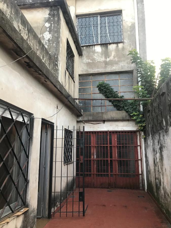 Casa en venta - 3 dormitorios 2 baños - 110mts2 - Remedios De Escalada