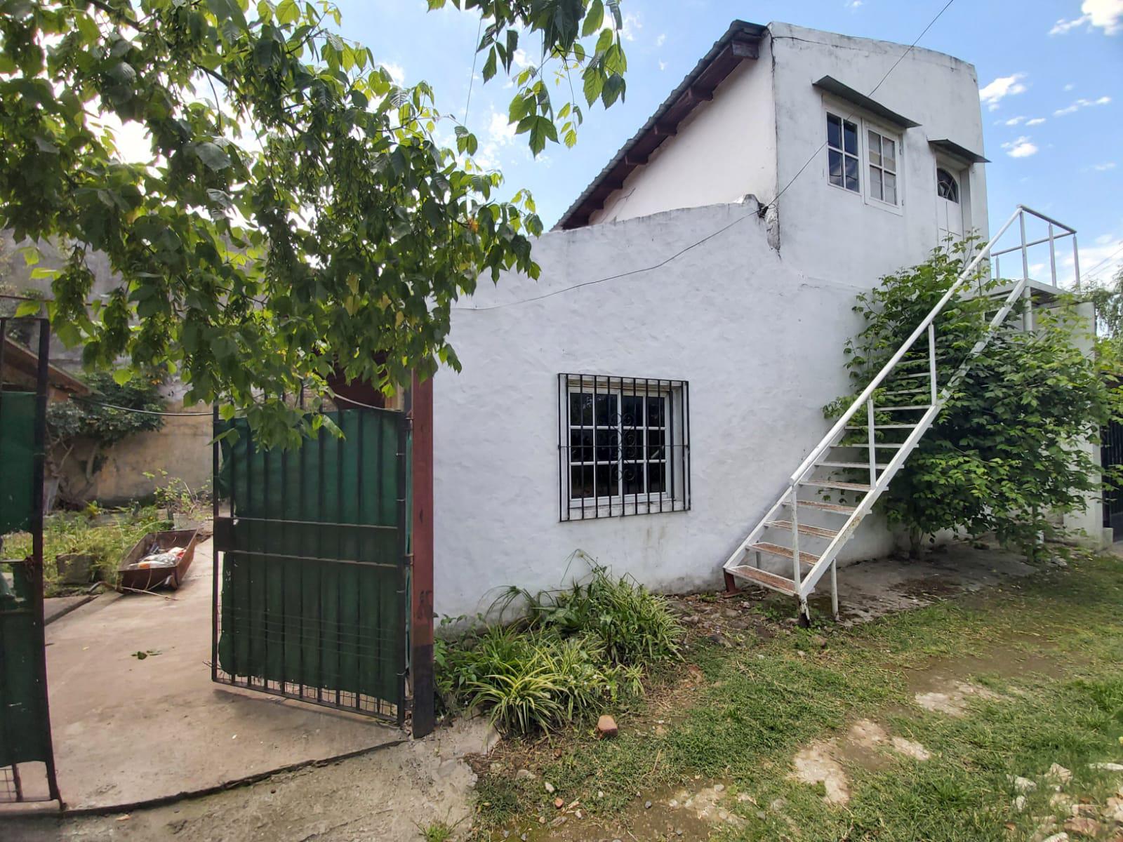 Casa  BELLA VISTA PARDO 2466  a mtrs de av gcampos