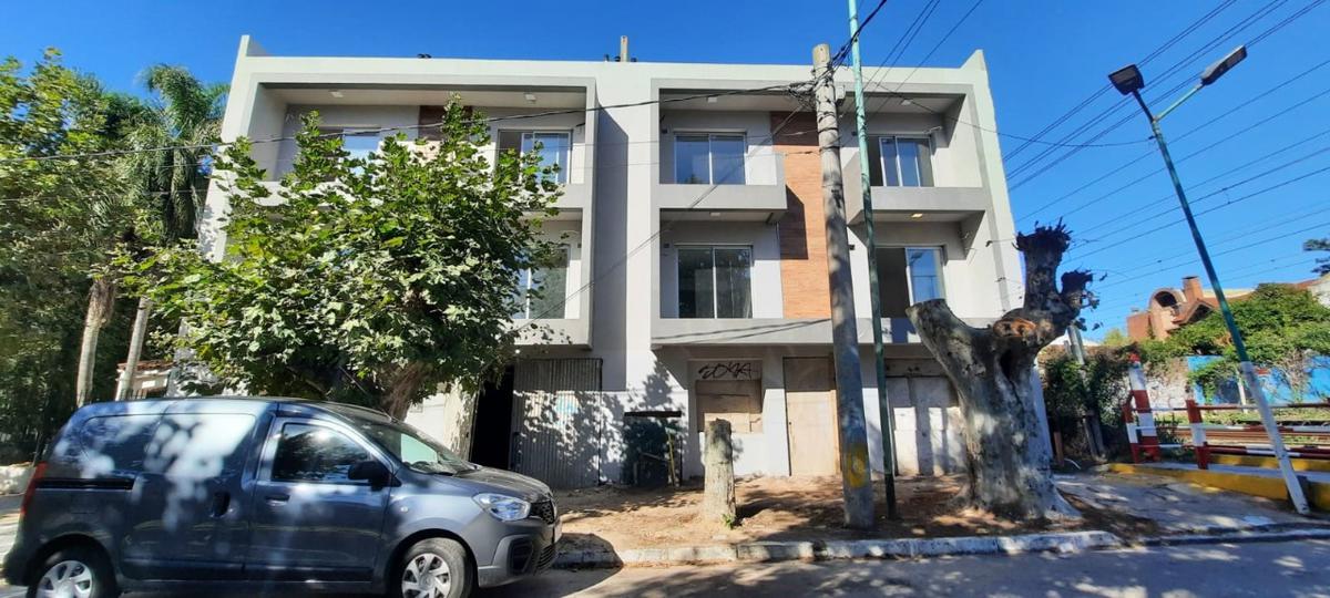 Departamento en venta - 1 dormitorio 1 baño - 50mts2  - Banfield