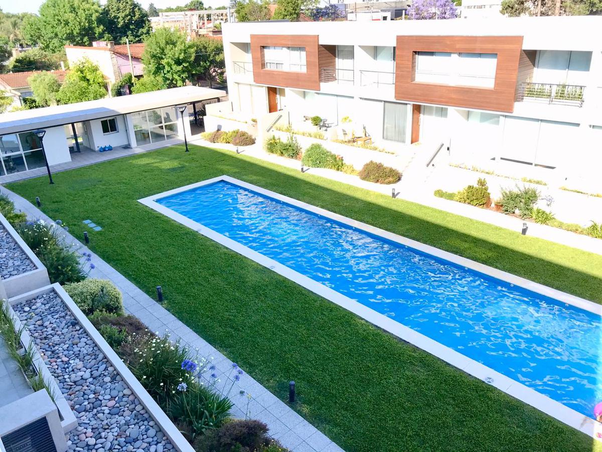 Exclente Departamento 3 ambientes con balcón a la venta en complejo - Ituzaingó Norte