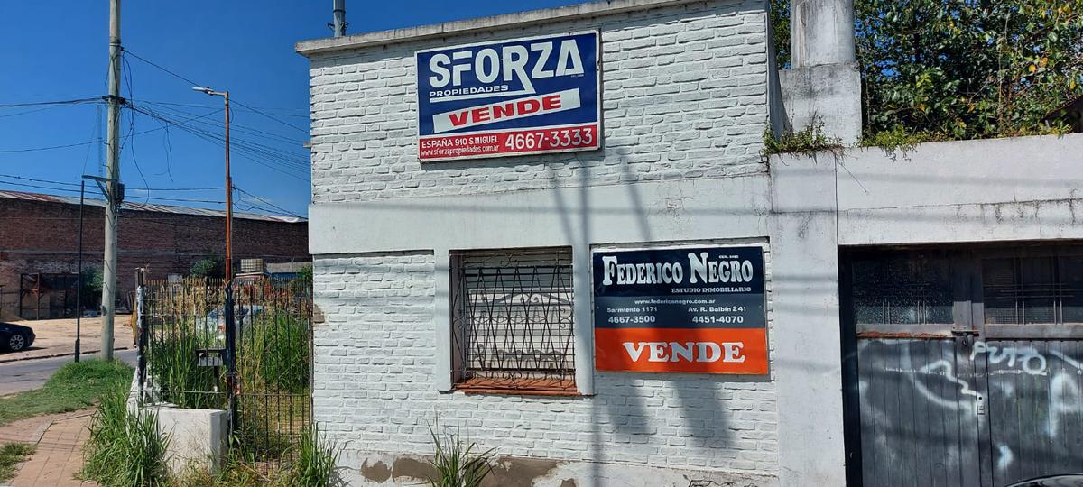 casa a refaccionar mas local comercial sobre Ruta 8 y San juan bella vista