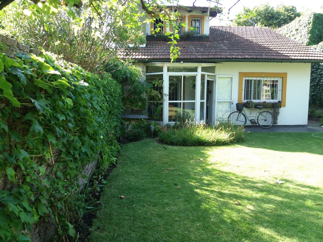 Casa de tres ambientes en venta, Ituzaingó Norte.