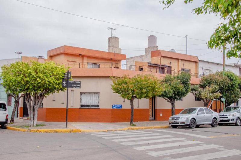 venta casa 6 ambientes en Barrio Naon - Mataderos