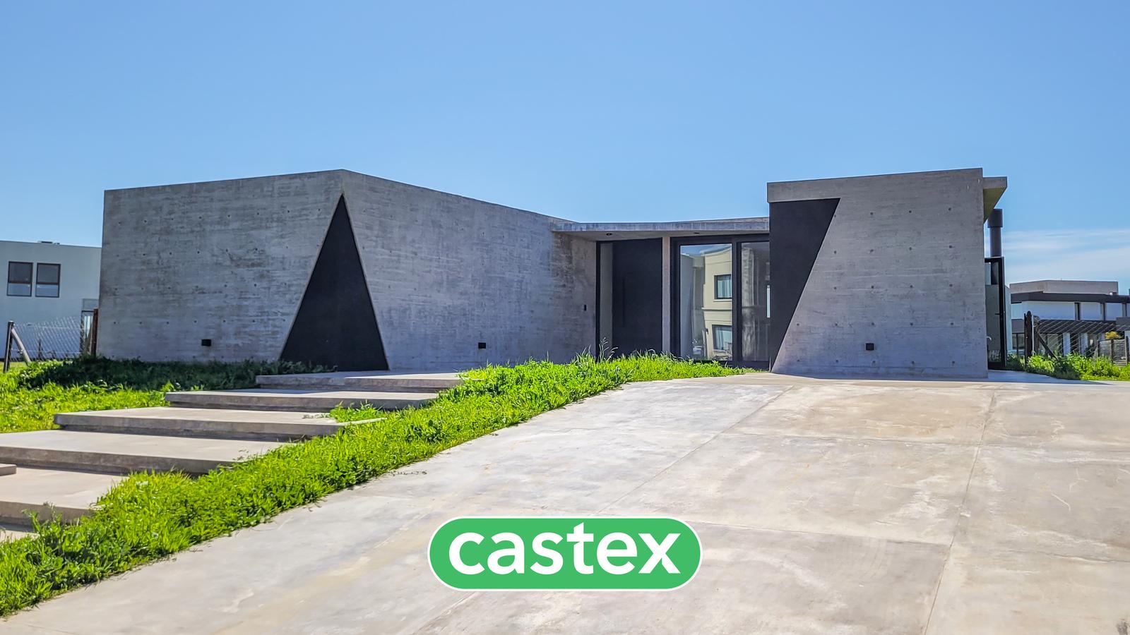 Casa de una planta a la laguna en Costas, Puertos, Escobar