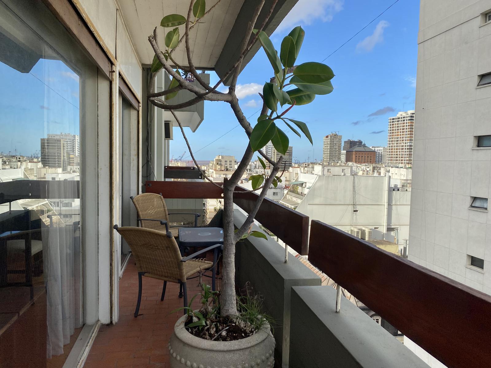 Alquiler Piso Alto en Torre  de Categoría con cochera en Recoleta