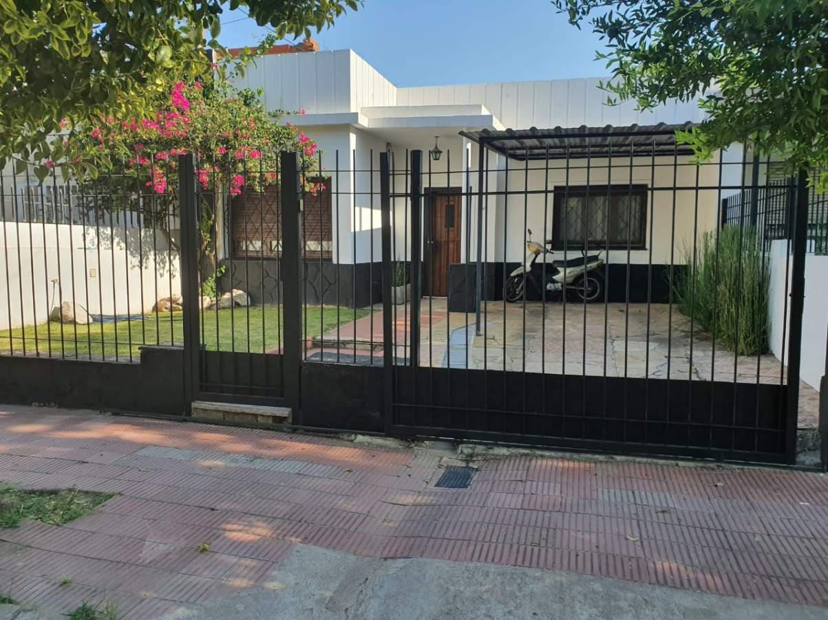 APPTO CREDITO EN TRAMITE - VENTA DE HERMOSA CASA - BARRIO JARDIN