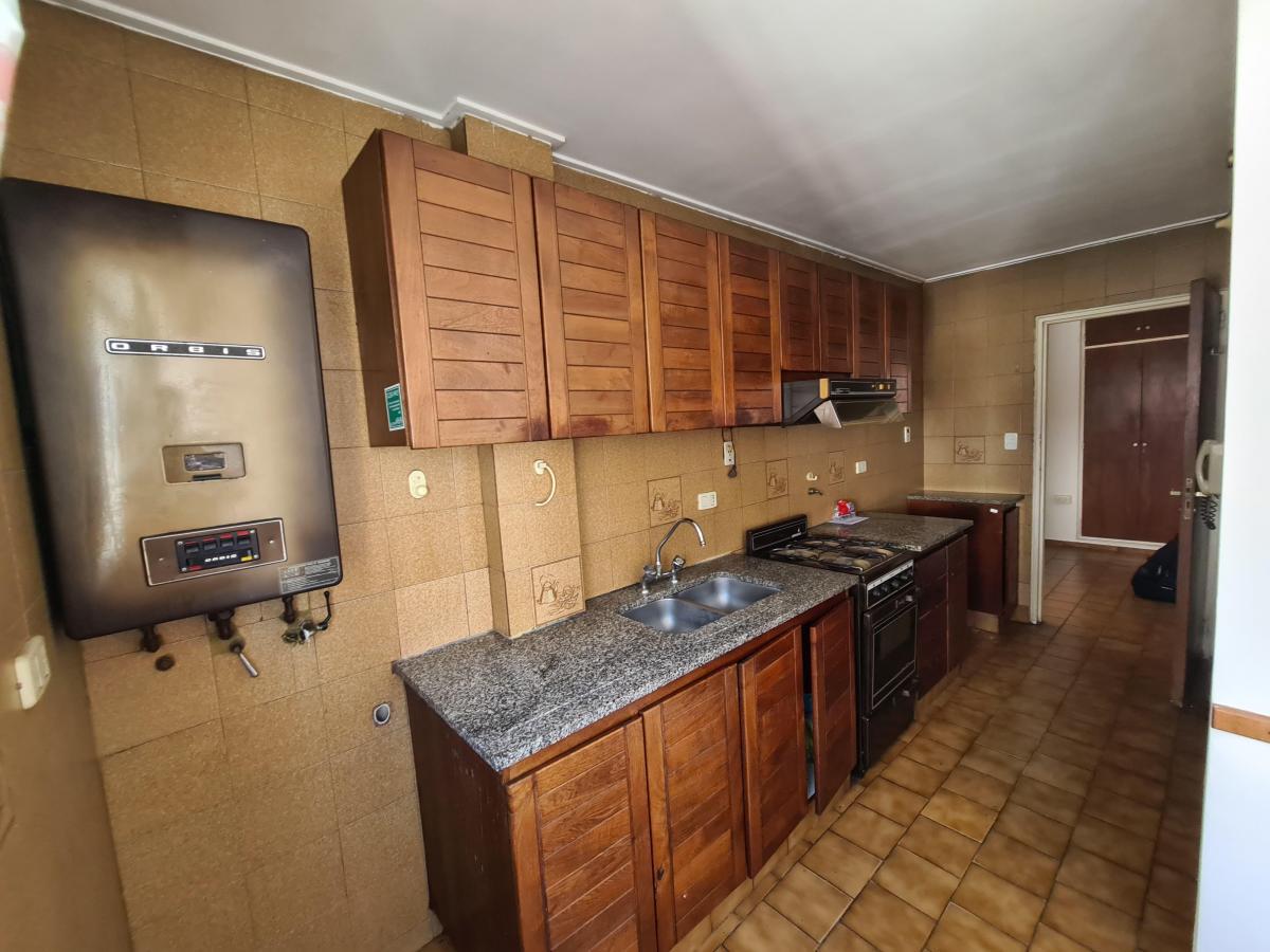 SE VENDE DEPARTAMENTO DE DOS DORMITORIOS EN CALLE PARANA AL 200