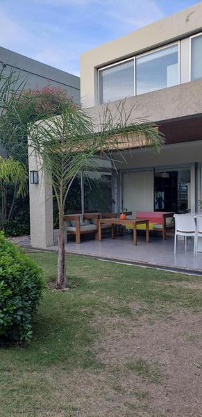 Casa a la venta en La Estanzuela apto crédito BANCOR